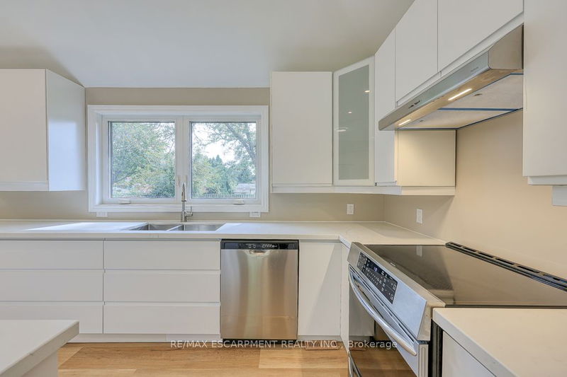 6765 James St  London, N6P 1A6 | Image 8