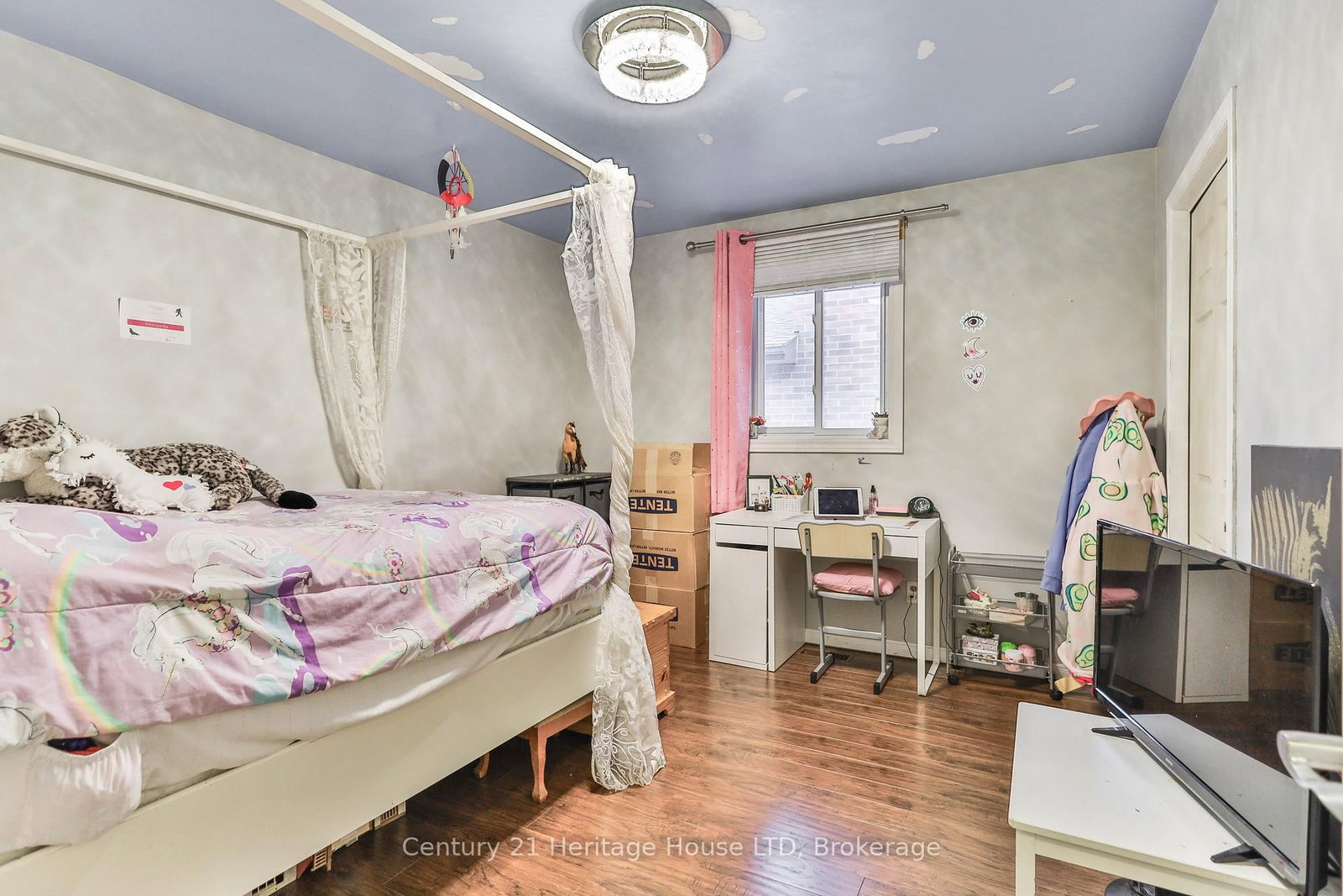Listing Image 7