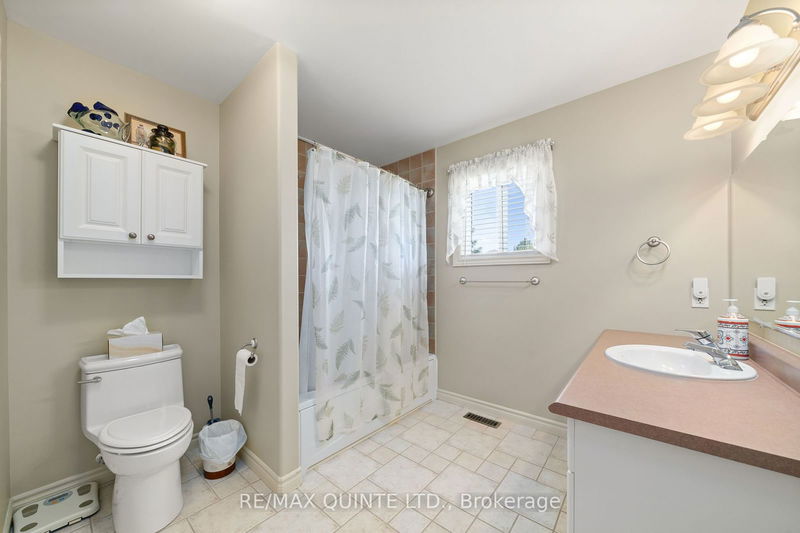 119 Bay Breeze St  Prince Edward County, K8N 0L4 | Image 20