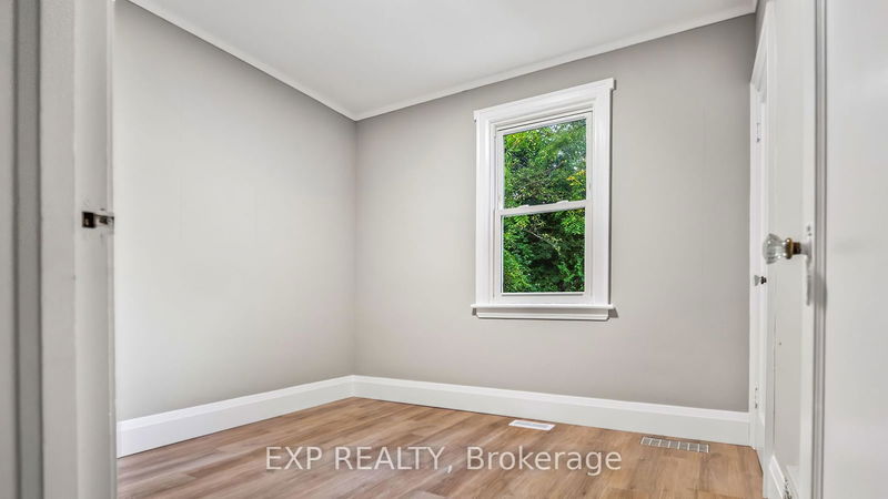 139 Longwood Rd N Hamilton, L8S 3V8 | Image 8