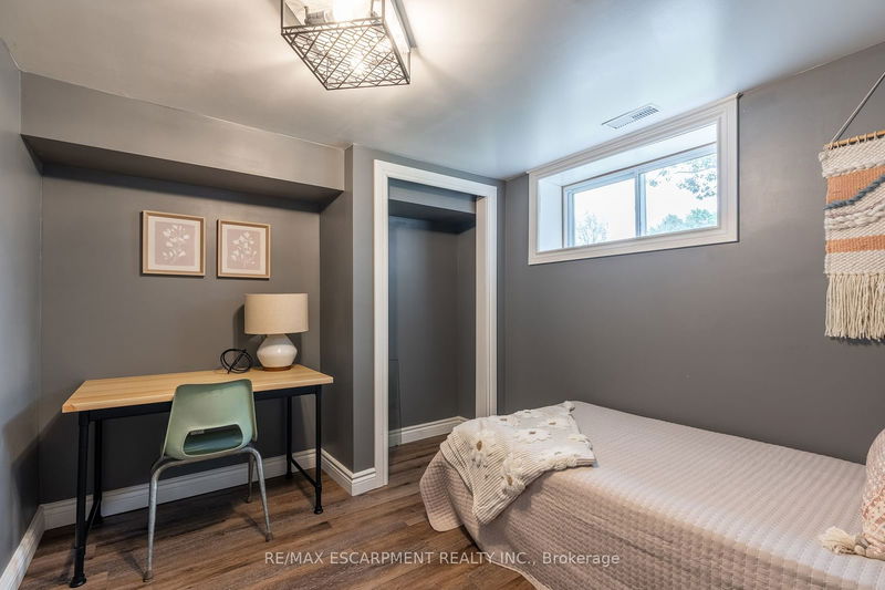 8 Laela Cres  Mulmur, L9V 2V7 | Image 6