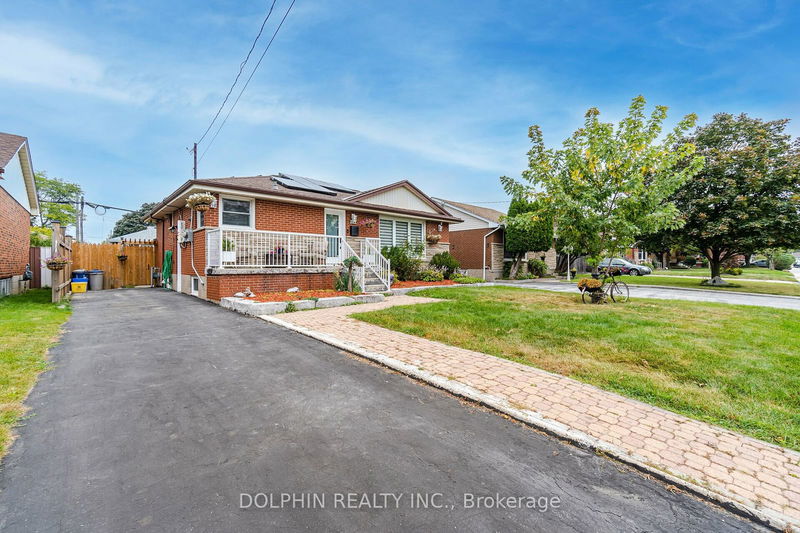 165 Toby Cres  Hamilton, L8T 2P1 | Image 1