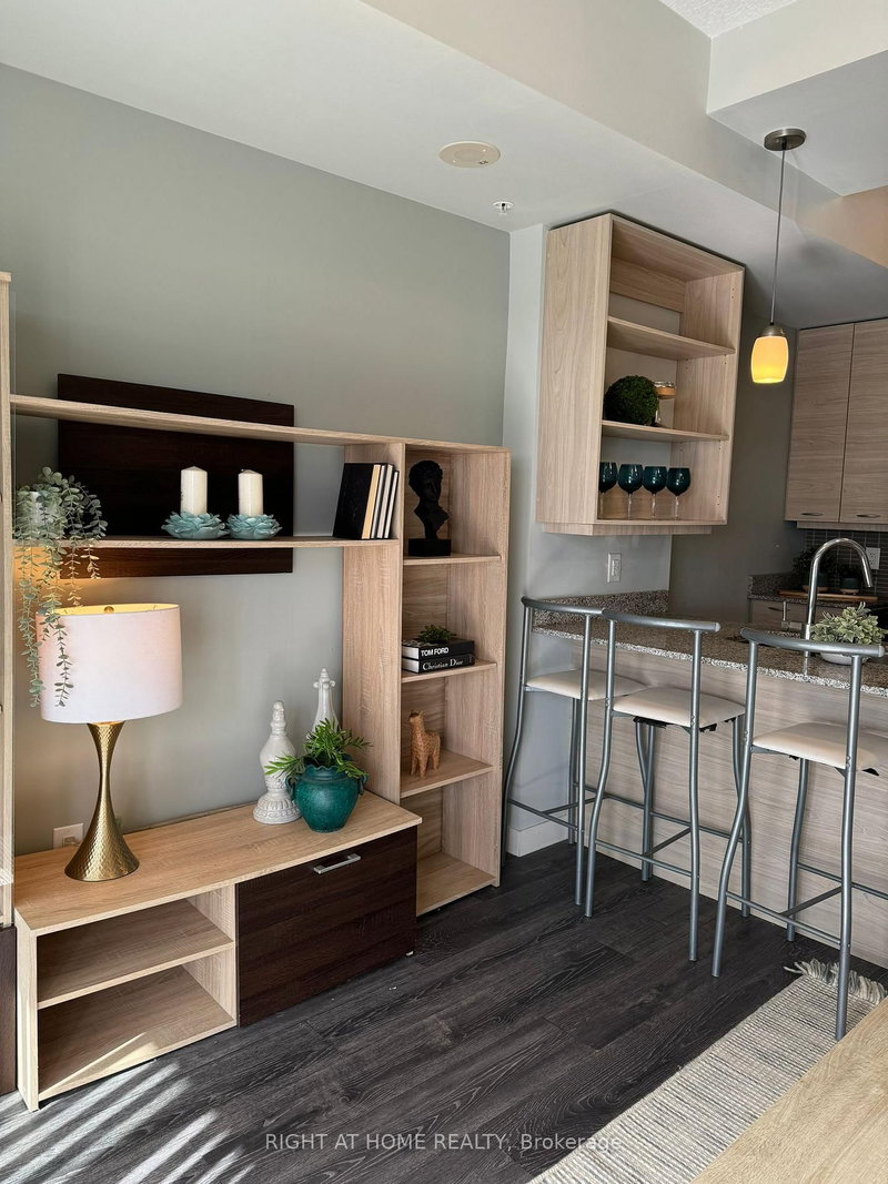 1601 - 318 Spruce St, Waterloo, N2L 3M7 | Image 2