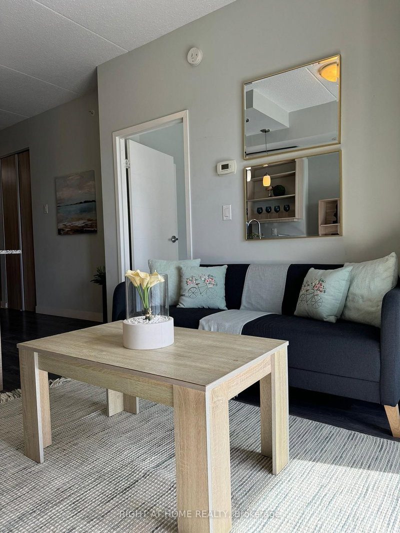 1601 - 318 Spruce St, Waterloo, N2L 3M7 | Image 3