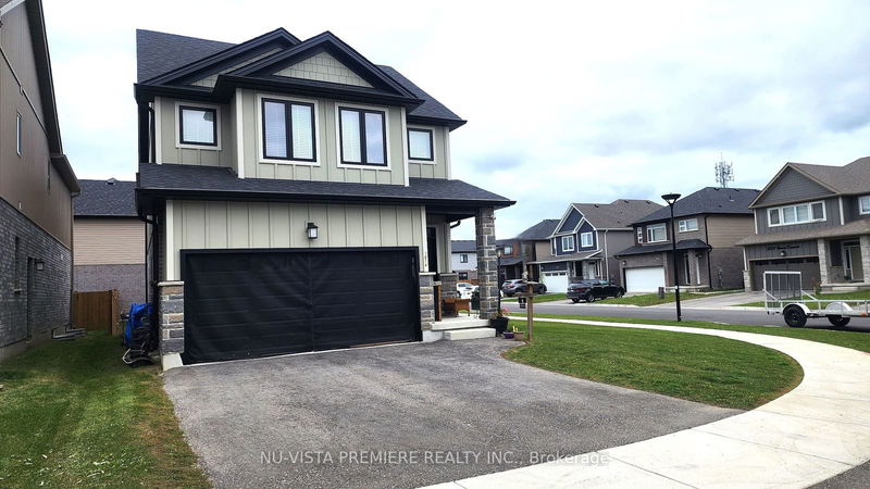 home for lease on 3074 Turner Crescent