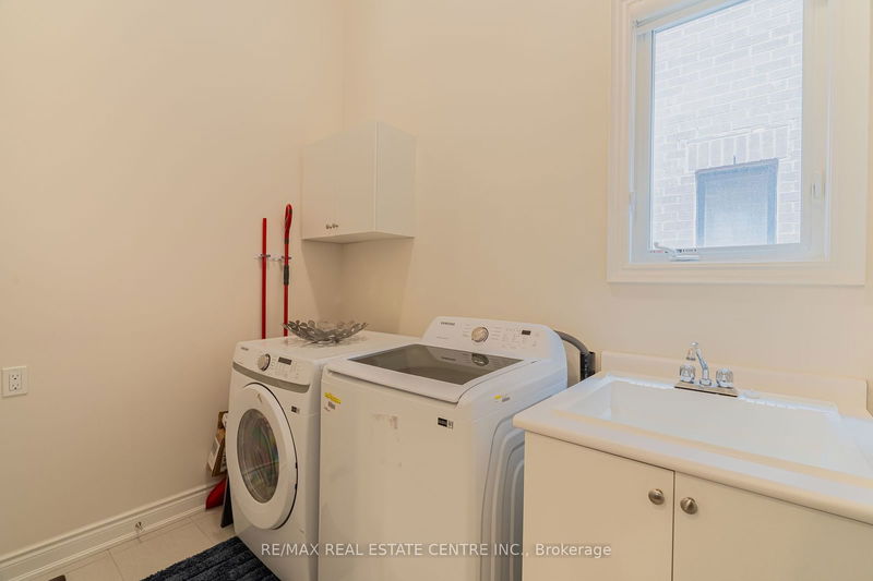 8 Pond View Gate  Hamilton, L8B 2A1 | Image 25