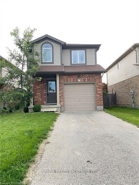 home for lease on 1104 Foxhunt Road