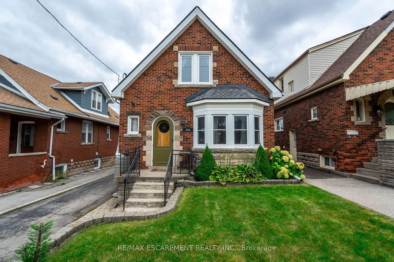 305 Wexford Ave S Hamilton, L8K 2P4 | Image 1