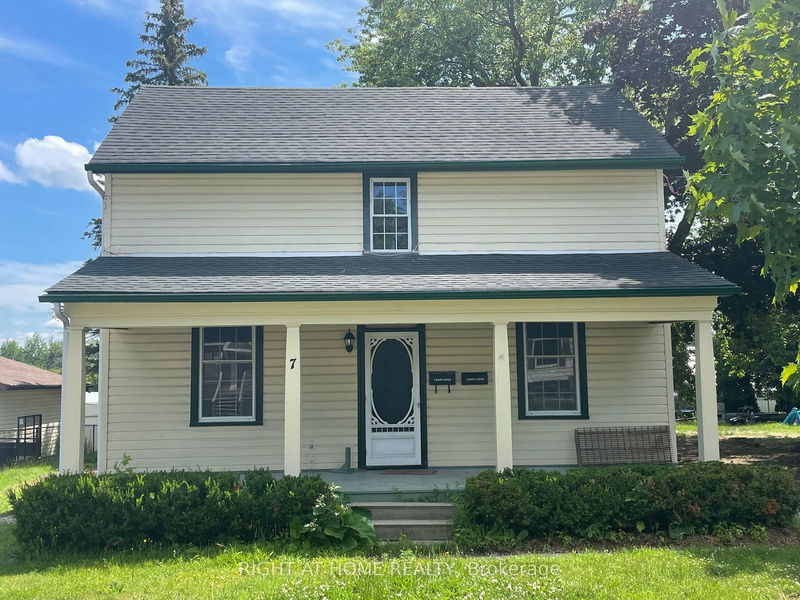 home for lease on Lower-7 Mary Street E