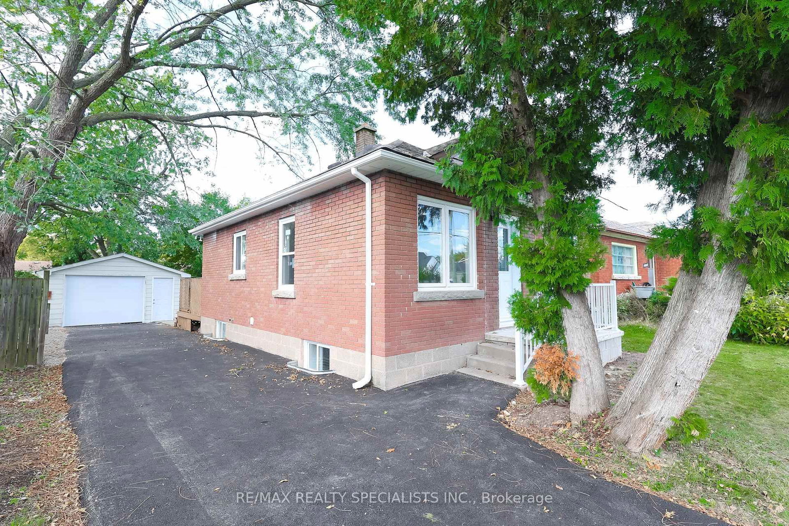 Listing photo 3