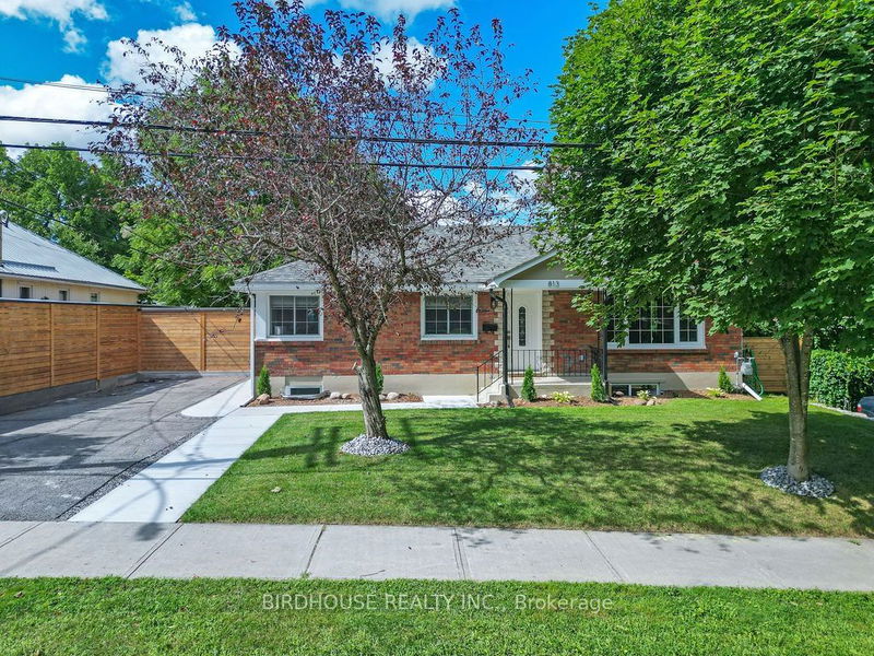 home for lease on M/Flr-813 Aylmer Street N