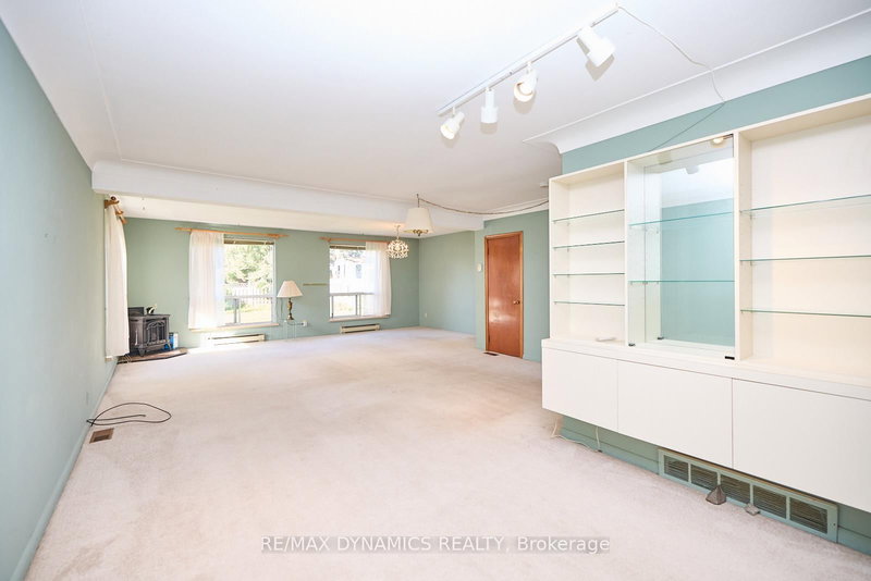 4491 Elmwood Ave, Niagara Falls, L2E 6H1 | Image 2