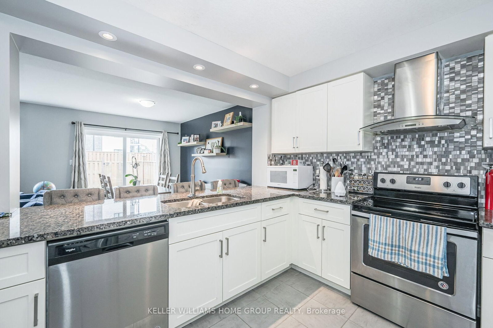Listing Image 19