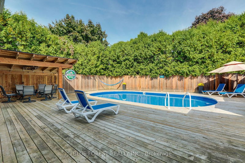 12 Somerset Cres  London, N6K 3M2 | Image 2