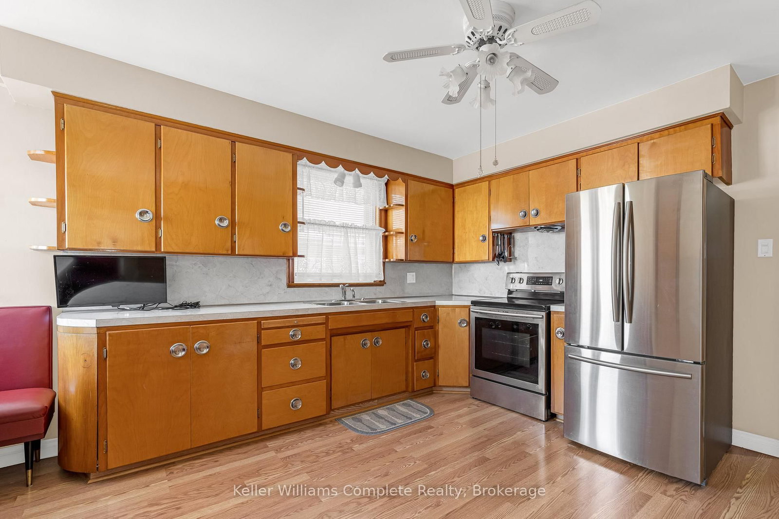 Listing Image 7