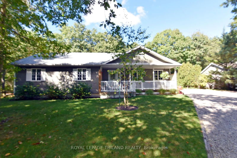 8846 Timberwood Tr  Lambton Shores, N0M 1T0 | Image 2