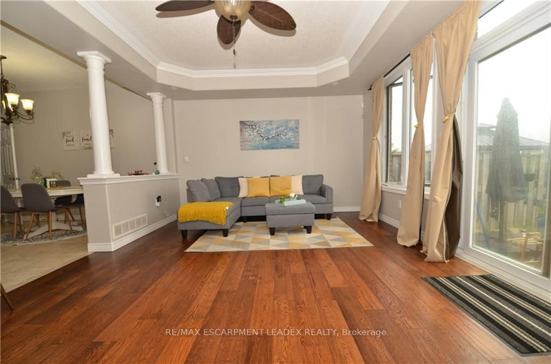 205 Tanglewood Dr, Hamilton, L0R 1C0 | Image 3