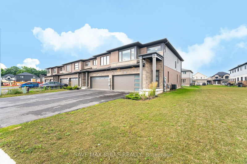 7381 Matteo Dr  Niagara Falls, L2H 3T3 | Image 3