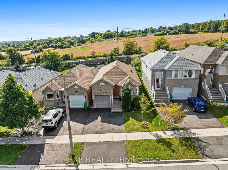 614 Clancy Cres  Peterborough, K9K 2S2 | Image 2