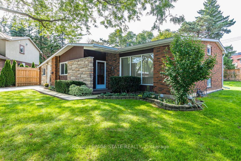 10 Vera Crt  Hamilton, L8K 4G8 | Image 2