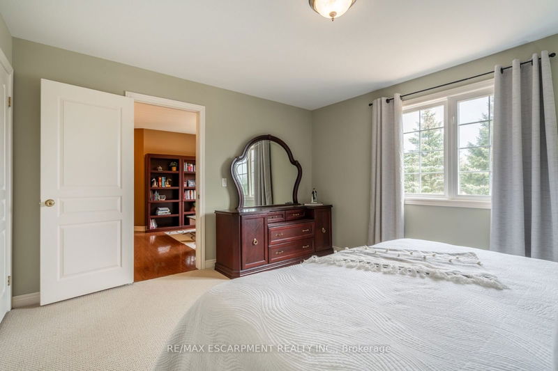 5 Maryheather Cres  Hamilton, L8B 0Z6 | Image 25