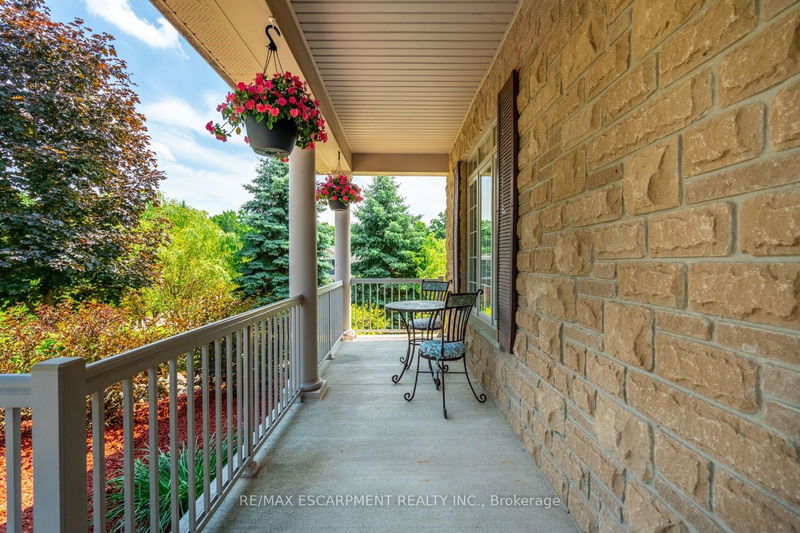 5 Maryheather Cres  Hamilton, L8B 0Z6 | Image 4