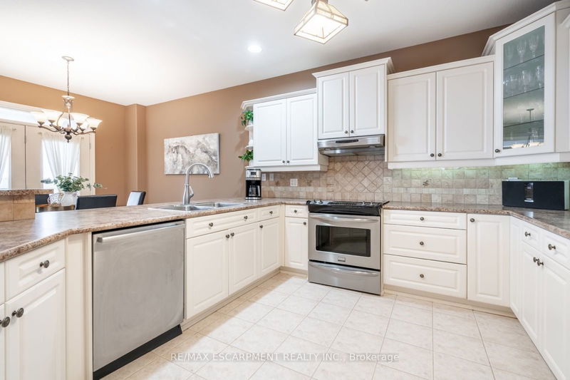 5 Maryheather Cres  Hamilton, L8B 0Z6 | Image 6