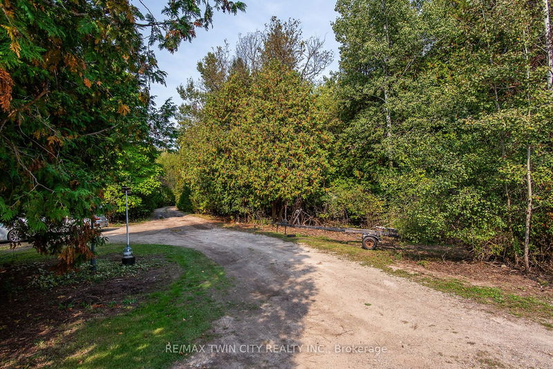 721 Stone Rd E Guelph, N1L 1B7 | Image 2