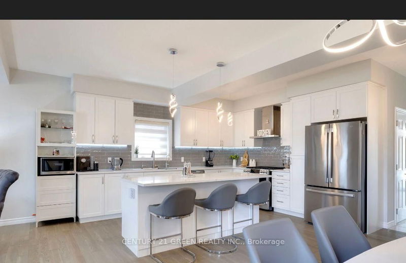 home for lease on 22 Pondcliffe Drive