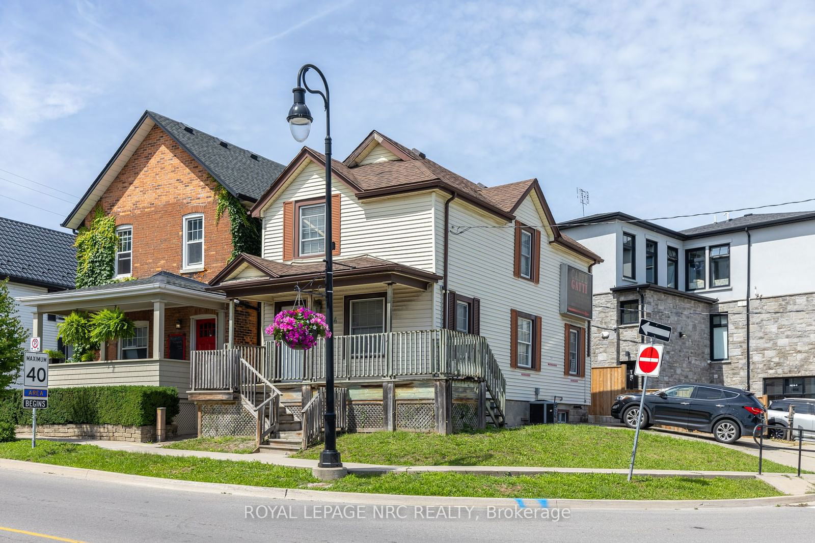 Commercial/Retail for sale at 44 Carlisle Street, St. Catharines, 451 - Downtown, L2R 4H4 - MLS: X9386059