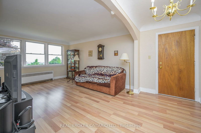 5 East 36TH St  Hamilton, L8V 3Y6 | Image 8