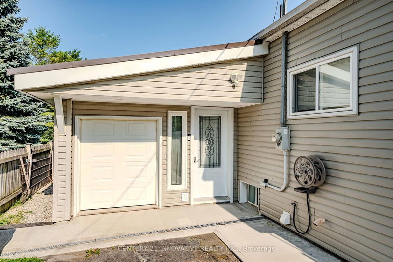 home for lease on 70 St Clair Avenue