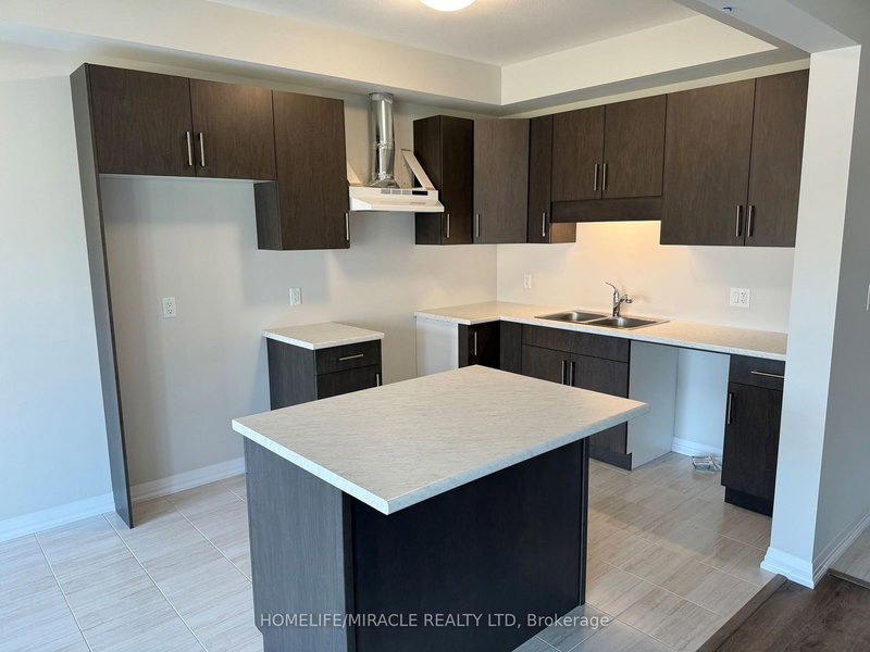 10 Whelan Crt, Thorold, L3B 5N5 | Image 2