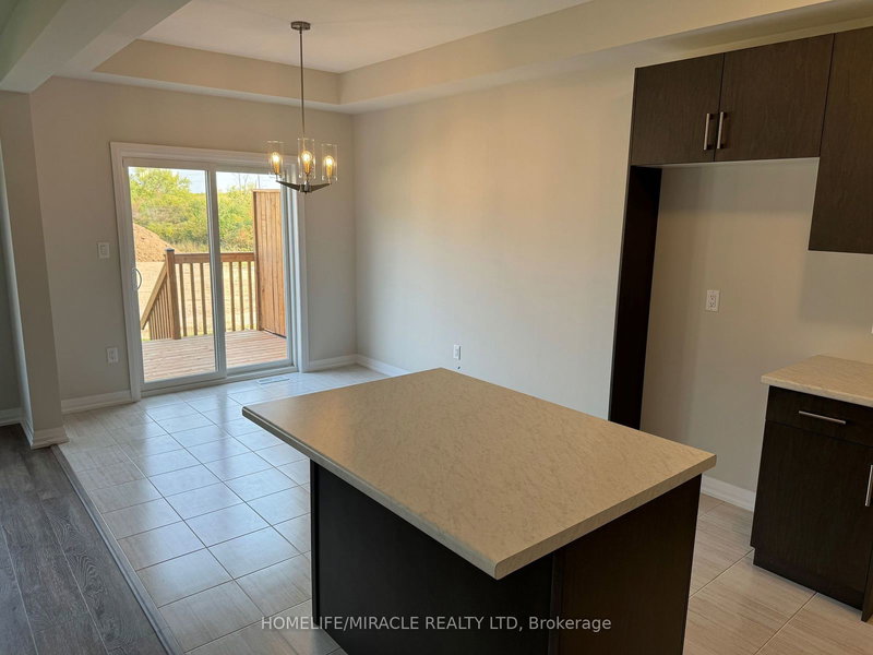 10 Whelan Crt, Thorold, L3B 5N5 | Image 3