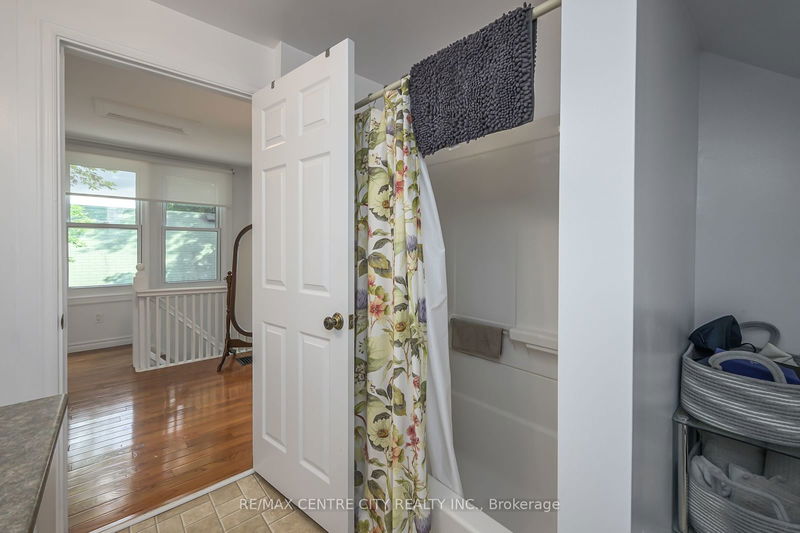 1305 Springbank Ave  London, N6K 1Z9 | Image 21