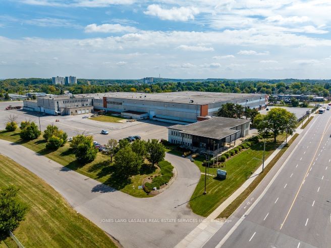 530 Manitou Dr, Kitchener, N2C 1L3 | Image 2