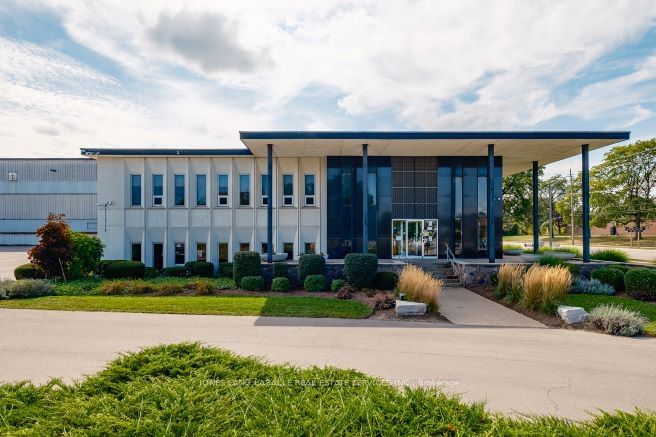 530 Manitou Dr, Kitchener, N2C 1L3 | Image 3