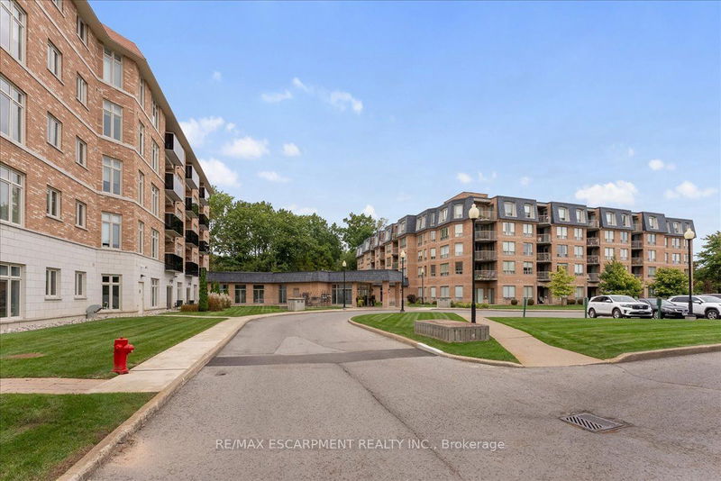  225 - 8111 Forest Glen Dr  Niagara Falls, L2H 2Y7 | Image 2