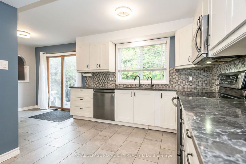 236 Ironwood Rd  Guelph, N1G 3G1 | Image 13