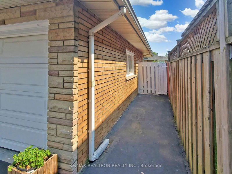 19 Amanda St  Hamilton, L9C 3H5 | Image 3