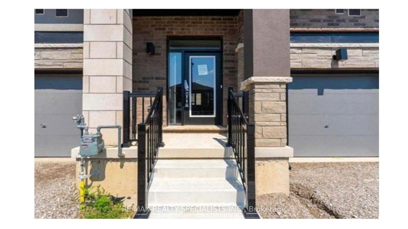 home for lease on 10 Dennis Street