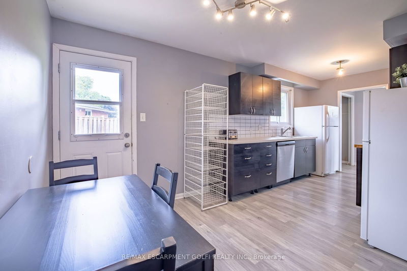 25 Lampman Cres  Thorold, L2V 4K6 | Image 12