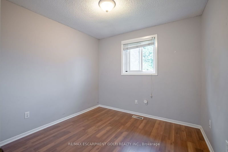 25 Lampman Cres  Thorold, L2V 4K6 | Image 15