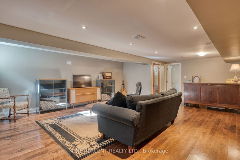 90 Pleasant Ave  Hamilton, L9C 4M7 | Image 30