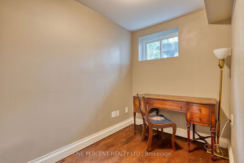 90 Pleasant Ave  Hamilton, L9C 4M7 | Image 32