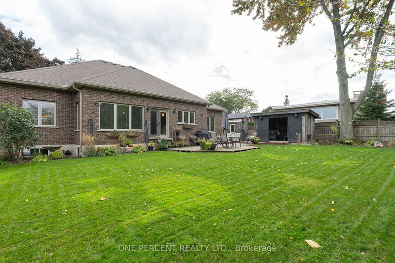 90 Pleasant Ave  Hamilton, L9C 4M7 | Image 37