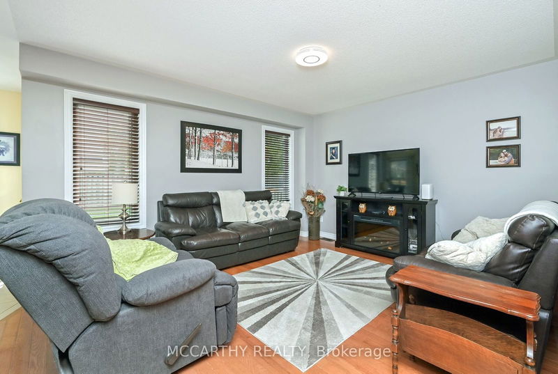 225 Berry St  Shelburne, L9V 3E1 | Image 11