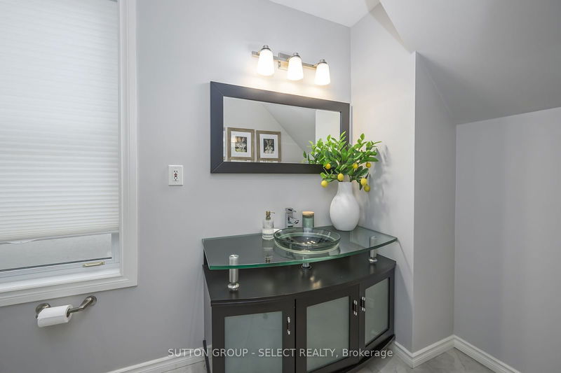 943 Colborne St  London, N6A 4A5 | Image 17