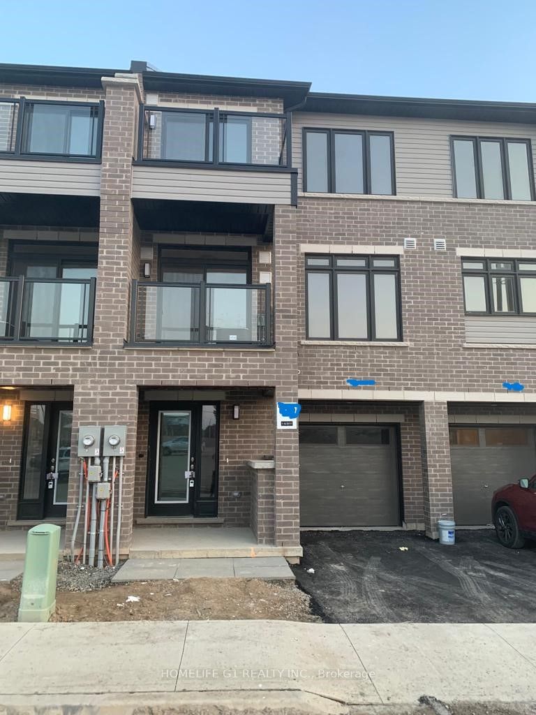 home for lease on 611-585 COLBORNE Street E
