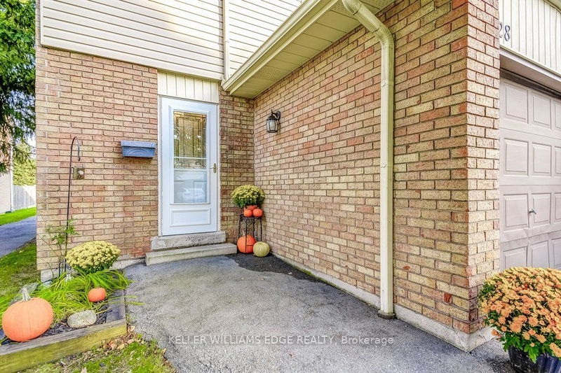  28 - 1350 Limeridge Rd E Hamilton, L8W 1L6 | Image 3